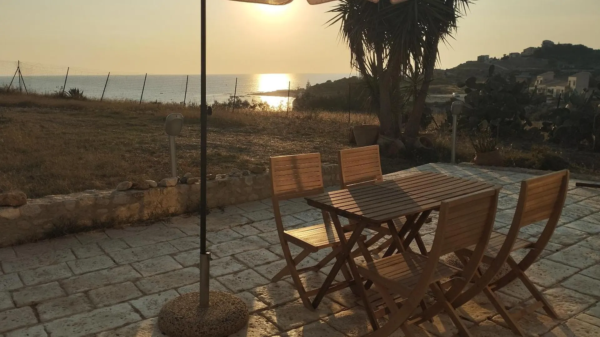 Villa La Falesia contacts